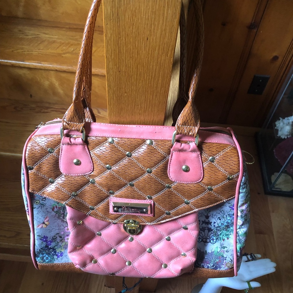 Falcony brand vegan pocketbook
